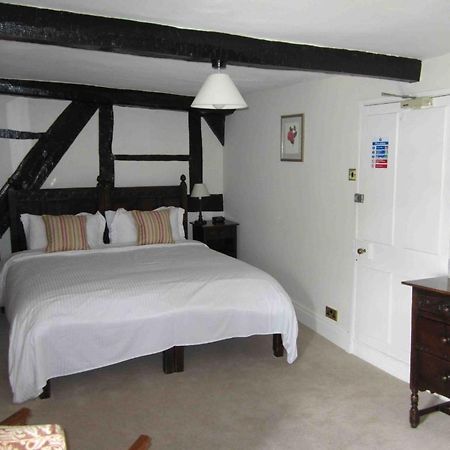 The Three Cocks Coaching Inn Glasbury Ruang foto