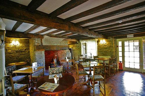The Three Cocks Coaching Inn Glasbury Bagian luar foto
